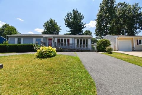 47 Aspen Rd, Springfield, MA 01128 photo 2