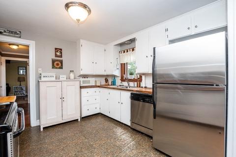 60 Saxony Rd, Framingham, MA 01701 photo 12