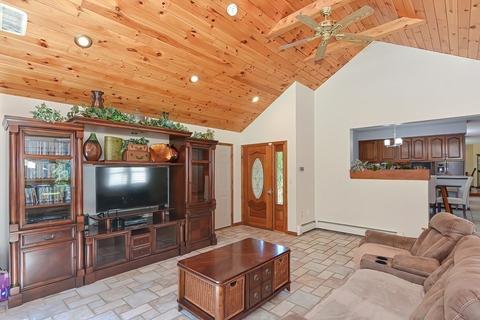 15 Skyview Ln, Webster, MA 01570 photo 18
