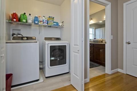 13 Wells St, Springfield, MA 01104 photo 25