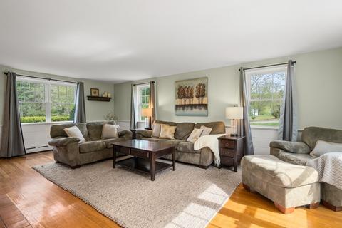 19 Brooks St, Upton, MA 01568 photo 11