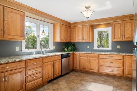 19 Brooks St, Upton, MA 01568 photo 6
