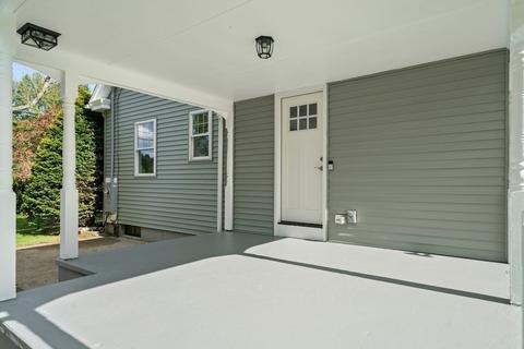 19 Brooks St, Upton, MA 01568 photo 4