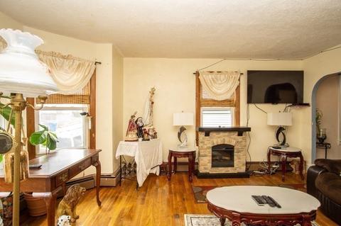 129 Horton St, Fall River, MA 02723 photo 2