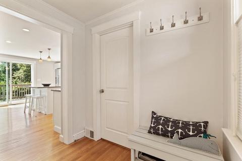 20 Hartz St, Gloucester, MA 01930 photo 4