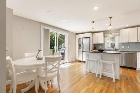 20 Hartz St, Gloucester, MA 01930 photo 10