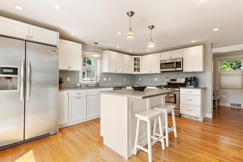 20 Hartz St, Gloucester, MA 01930 photo 7