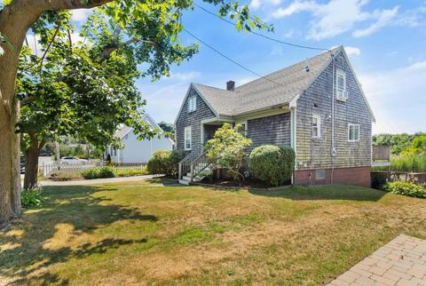 20 Hartz St, Gloucester, MA 01930 photo 3