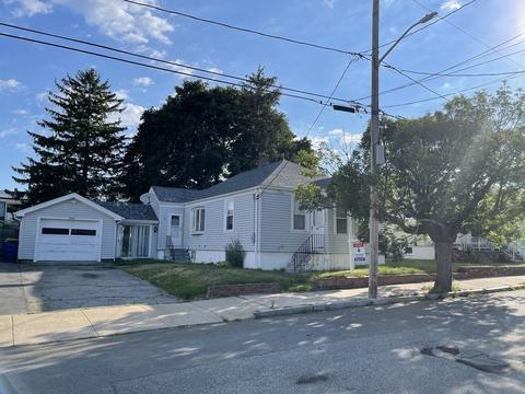 596 Pokross St, Fall River, MA 02724 photo 3