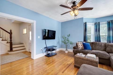 12 Raymond St, Everett, MA 02149 photo 4