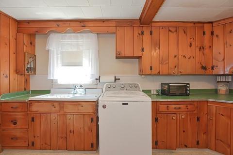 14 Maple Ave, Ashland, MA 01721 photo 9