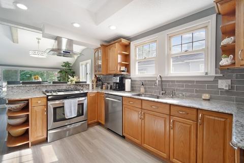 21 Porter St, Springfield, MA 01104 photo 12