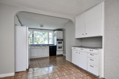 12 Pine St, Maynard, MA 01754 photo 3