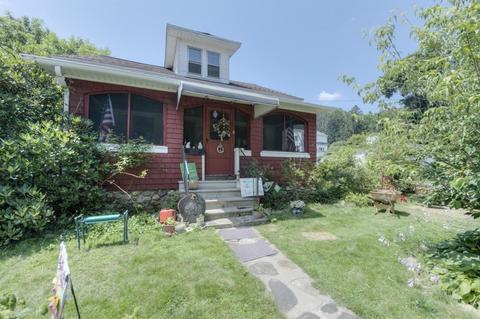 4 Pleasant Ter, Ware, MA 01082 photo 1