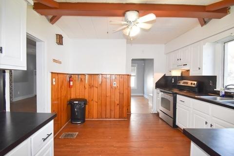 60 Littleton St, Springfield, MA 01104 photo 3