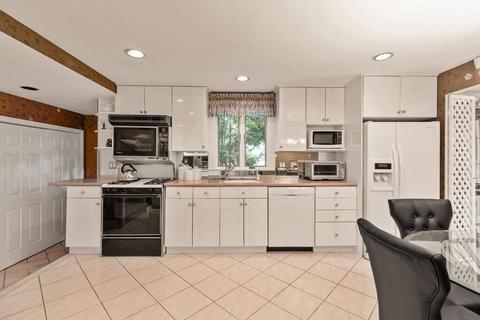 124 Damon Rd, Needham, MA 02492 photo 14