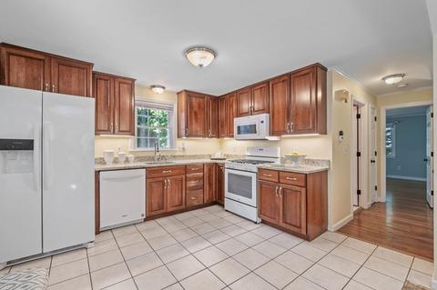 10 Eldor Dr, Walpole, MA 02071 photo 9