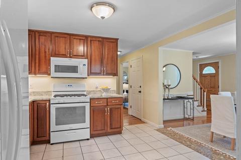 10 Eldor Dr, Walpole, MA 02071 photo 12
