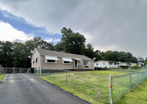 88 Malibu Dr, Springfield, MA 01128 photo 1