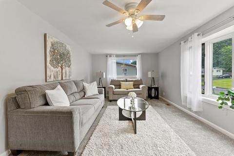 88 Malibu Dr, Springfield, MA 01128 photo 5