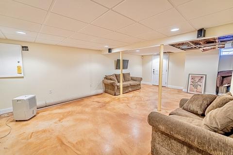 285 Dexter St, Fall River, MA 02720 photo 11