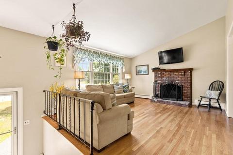 35 Blake Rd, Wrentham, MA 02093 photo 5