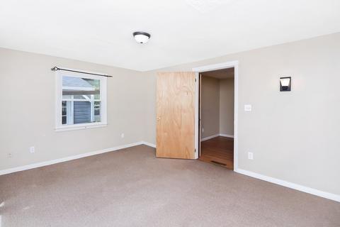 87 Helberg Rd, Springfield, MA 01128 photo 15