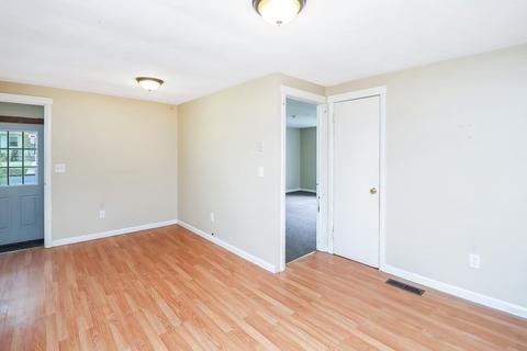 87 Helberg Rd, Springfield, MA 01128 photo 8