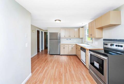 87 Helberg Rd, Springfield, MA 01128 photo 10