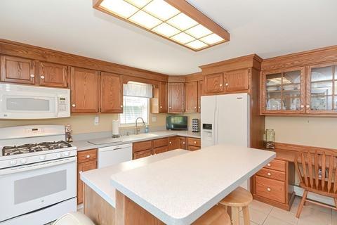 186 Forest St, Raynham, MA 02767 photo 8