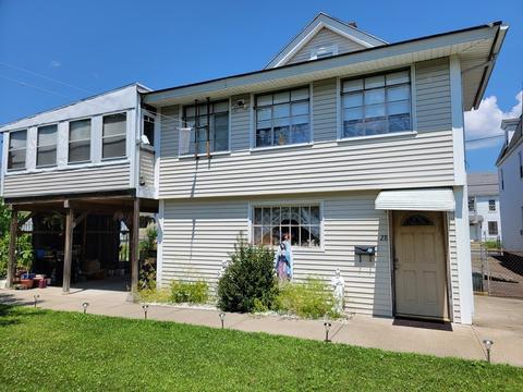28 Pulaski St, Ware, MA 01082 photo 3
