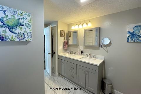 74 Grattan St, Chicopee, MA 01020 photo 17