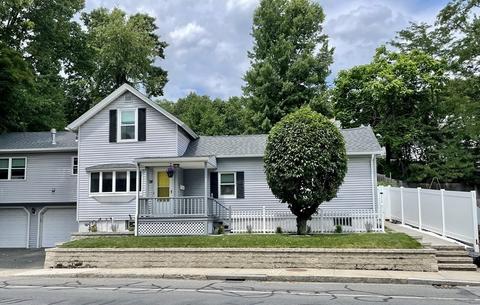 74 Grattan St, Chicopee, MA 01020 photo 2