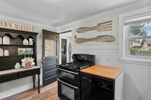 5 Maple, Bellingham, MA 02019 photo 4