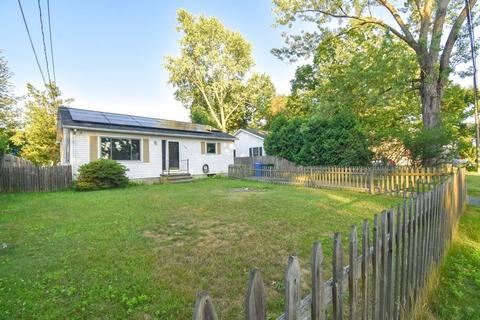 129 Temby St, Springfield, MA 01119 photo 3