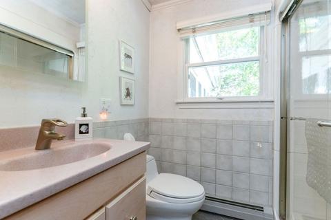 51 Pickwick Rd, Marblehead, MA 01945 photo 5