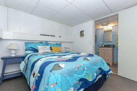51 Pickwick Rd, Marblehead, MA 01945 photo 15