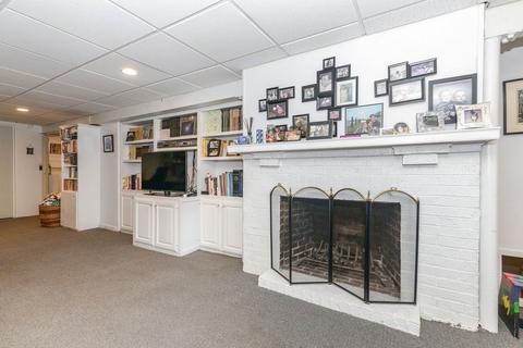 51 Pickwick Rd, Marblehead, MA 01945 photo 8