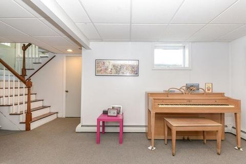 51 Pickwick Rd, Marblehead, MA 01945 photo 6