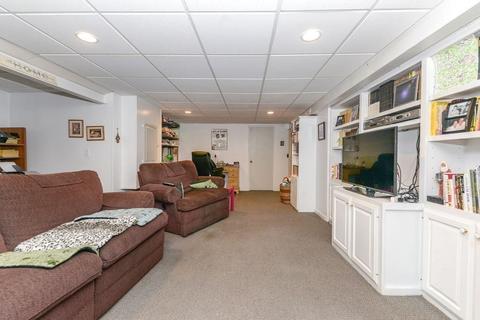 51 Pickwick Rd, Marblehead, MA 01945 photo 7