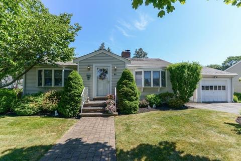 51 Pickwick Rd, Marblehead, MA 01945 photo 1