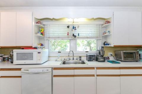 51 Pickwick Rd, Marblehead, MA 01945 photo 21