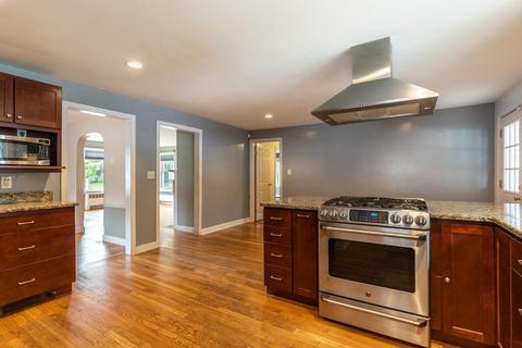 70 Forest St, Worcester, MA 01609 photo 14