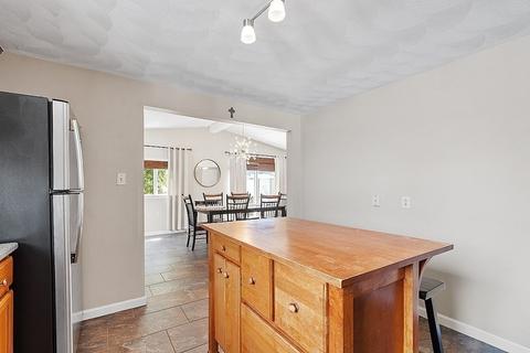 22 Parkview Rd, Everett, MA 02149 photo 13