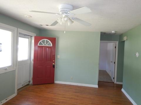 23 Vincent St, Springfield, MA 01129 photo 6