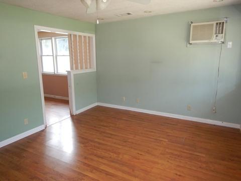 23 Vincent St, Springfield, MA 01129 photo 5