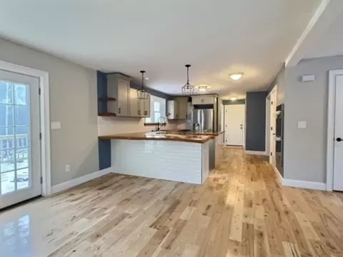 108 Holt Rd, Ashburnham, MA 01430 photo 3