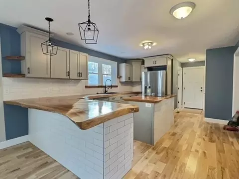 108 Holt Rd, Ashburnham, MA 01430