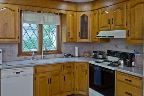 42 Rollins St, Springfield, MA 01109 photo 4