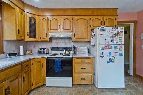 42 Rollins St, Springfield, MA 01109 photo 5